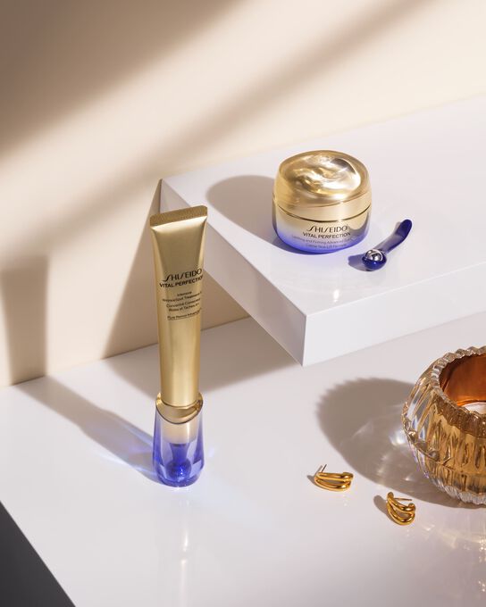 Creme Concentrado com Retinol Shiseido Vital Perfection Intensive Wrinklespot